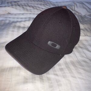 Oakley black A-Flex cap